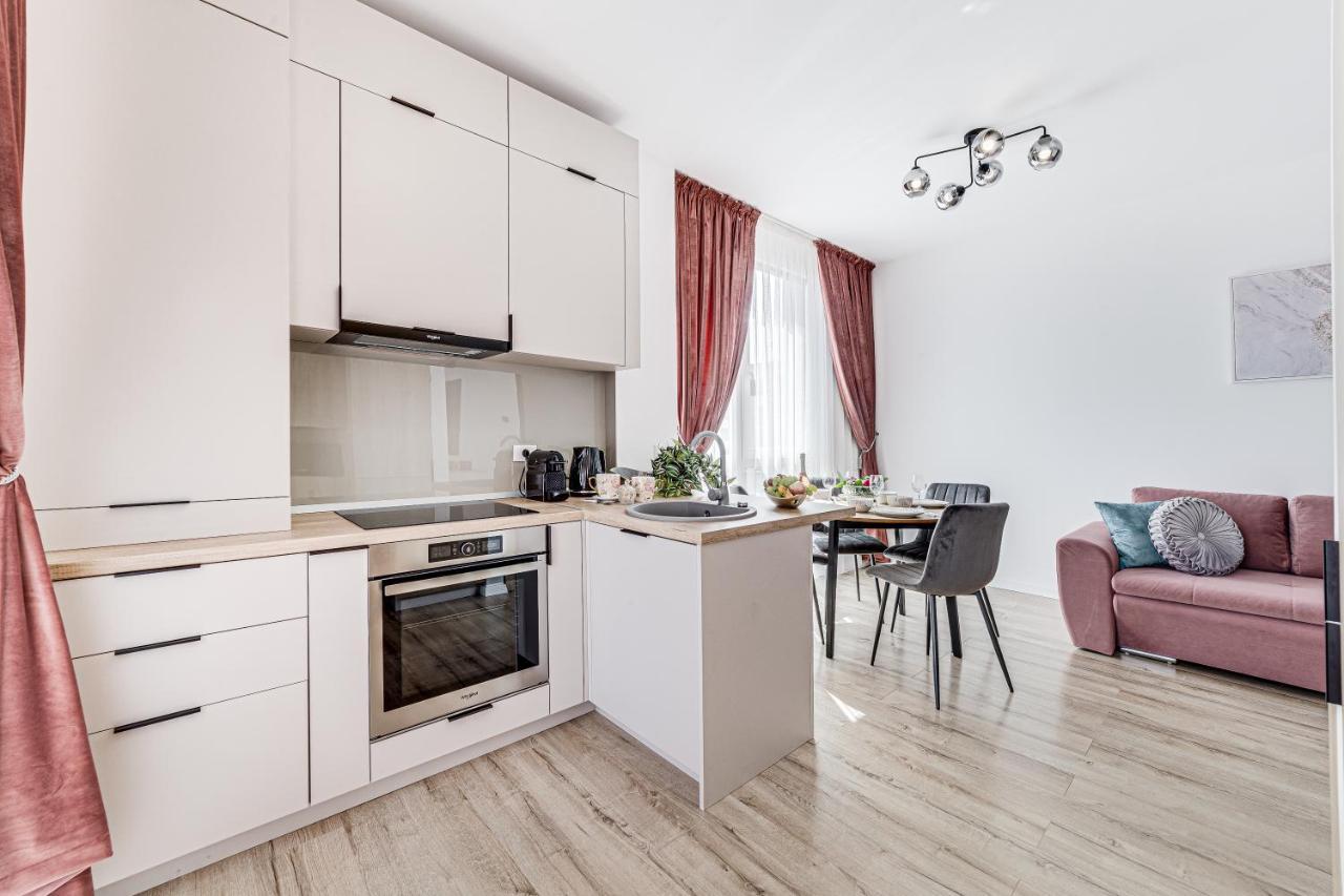Elegant Apartment Near Afi & Atrium Mall Arad Exterior foto
